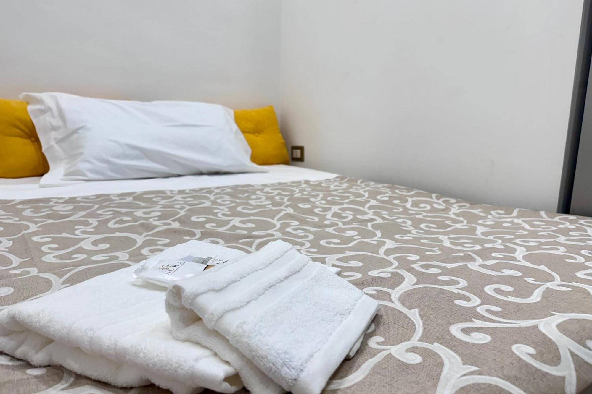 Eden Suite - Central Apartment With Balcony - Молфета Екстериор снимка