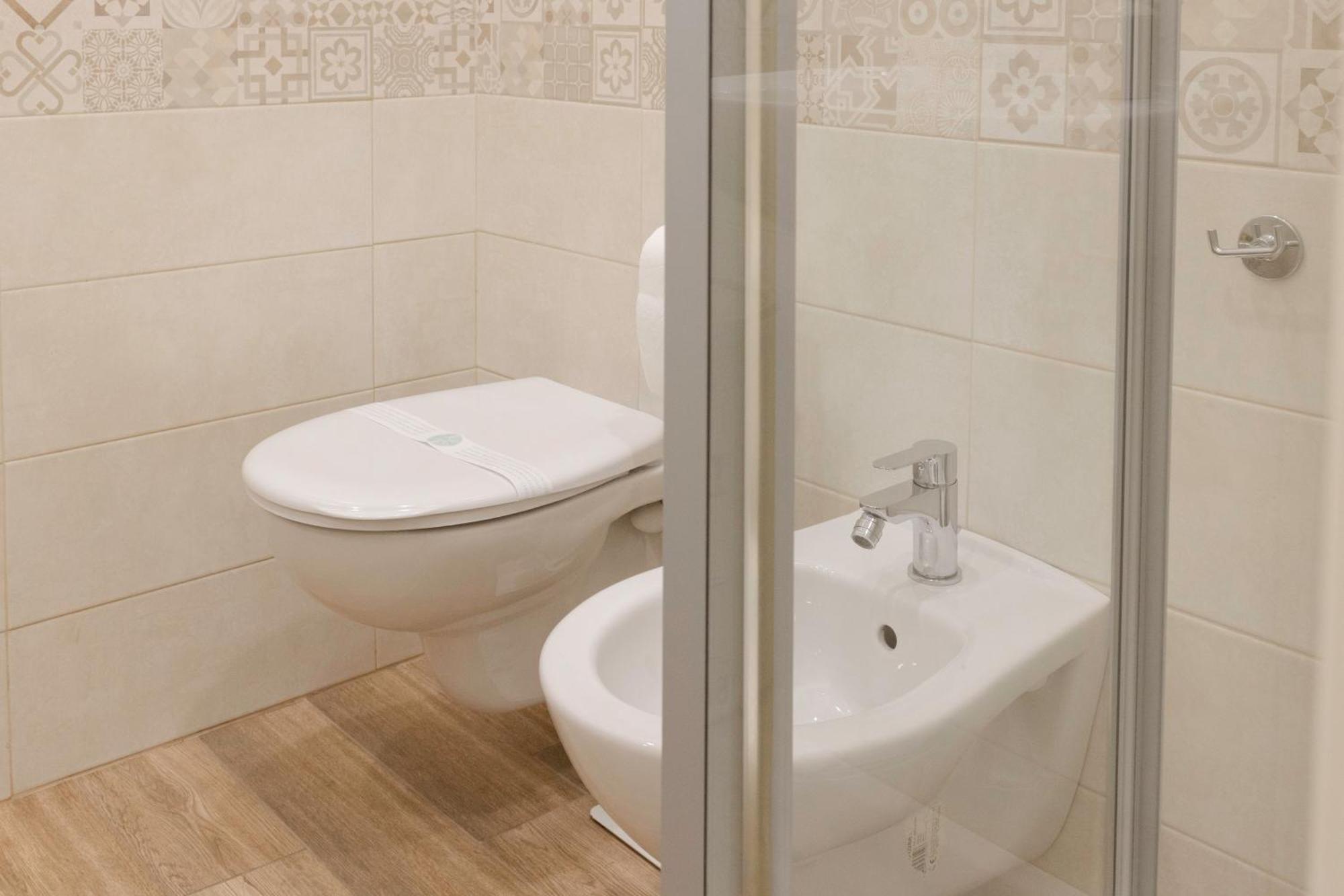 Eden Suite - Central Apartment With Balcony - Молфета Екстериор снимка